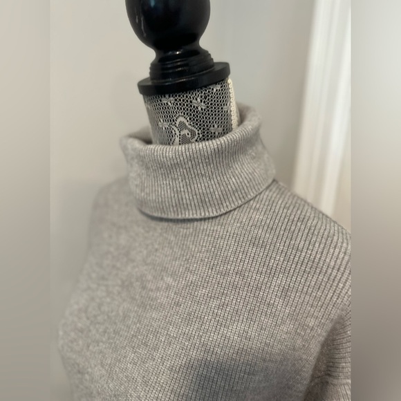 Free People XS Grey Oversized Turtleneck Knit Sweater Tunic Pullover Casual. - Picture 10 of 13